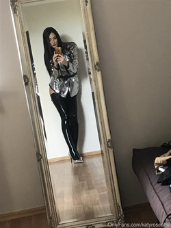 [OnlyFans.com] Katy Rose (@katyroseoffic)/photos/19-06-15 4933592-03 Riga .. do you like 3024x4032.jpeg