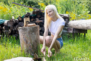 Femjoy_2026-09_Mid/Femjoy_2026-09-23_OUTSIDE_APHILIA_by-ORA_large/0013_L_6ab2e879d270d.jpg