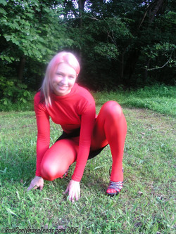 Katie/KatieRedTights/Katie4719.jpg