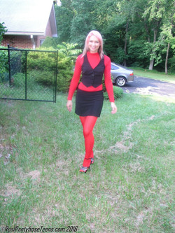 Katie/KatieRedTights/Katie4689.jpg