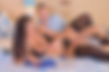 Threesome On XXXmas Day/80272028.jpg