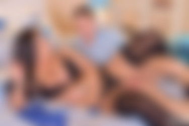 Threesome On XXXmas Day/80272029.jpg