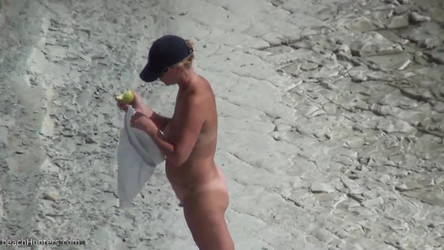 [Beachhunters.com] № 13025-13763 (281 ролик)/bh_13217.avi