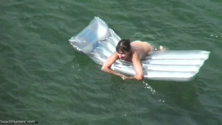 BeachHunters_18421-18526/bh_18421.avi