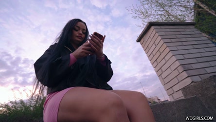 WD - 20-03-2025 - 01-05-2025/2025-05-01 - Daphne - daphne_part1_fhd.mp4