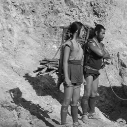 The Hidden Fortress AKA Kakushi-toride no san-akunin 1958 JPN BluRay 2160p DTS-HDMA5.1 x265 10bit-CHD